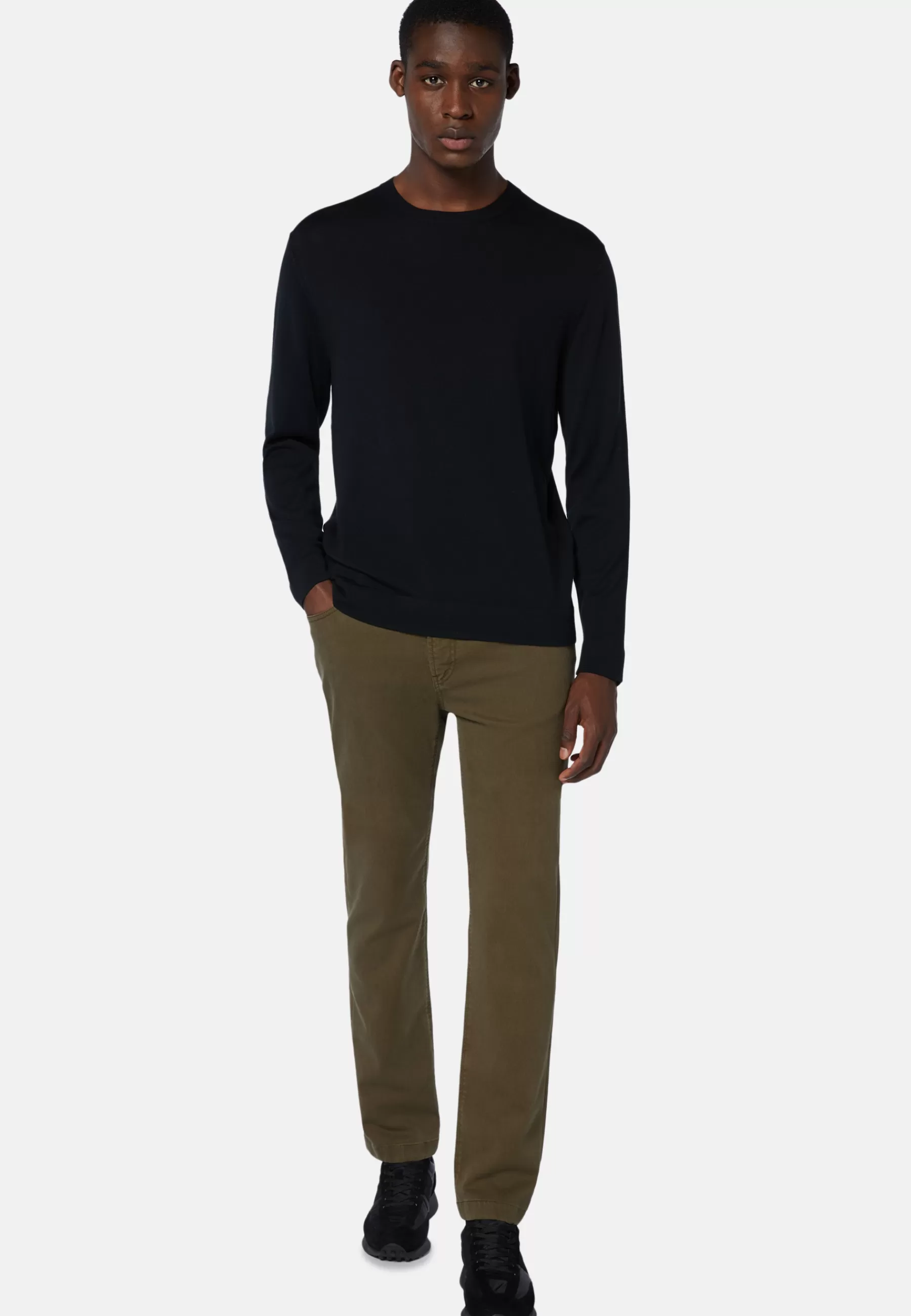 Knitwear^Boggi Milano Crew Neck Jumper in Superfine Merino Wool Black